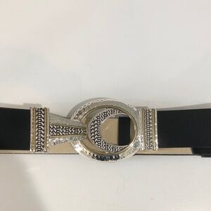 Chico’s Women’s Black Leather Belt W/Chrome Ornate buckle size SM adjustable